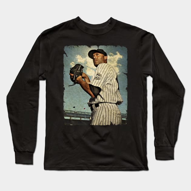 Mariano Rivera in New York Yankees Long Sleeve T-Shirt by PESTA PORA